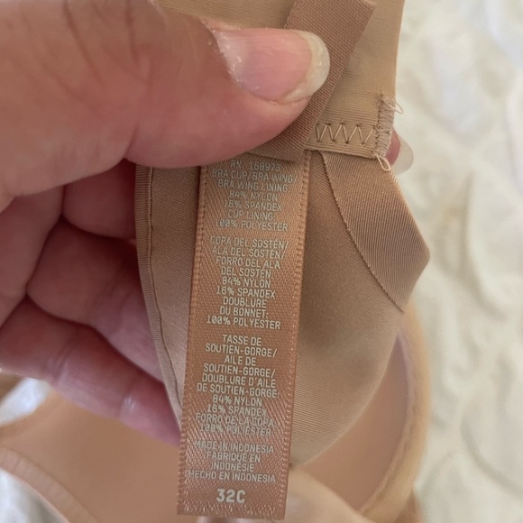 SKIMS Nude Underwire Bra - Picture 8 of 8